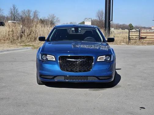 2022 Chrysler 300 Touring