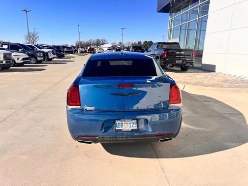 2022 Chrysler 300 Touring