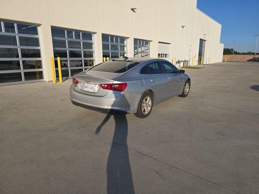 2017 Chevrolet Malibu 1LS