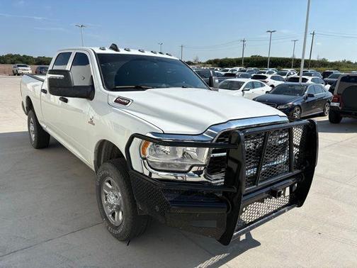 2024 RAM 2500 Tradesman Crew Cab 4x4 6'4' Box
