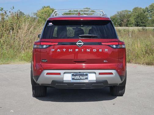 2023 Nissan Pathfinder SL FWD
