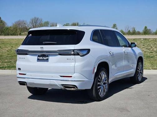 iridescent white tricoat 2026 Buick Enclave Avenir FWD
