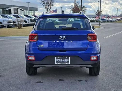 2022 Hyundai VENUE SEL