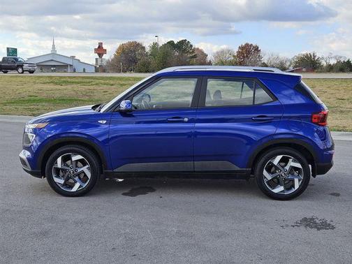 2022 Hyundai VENUE SEL