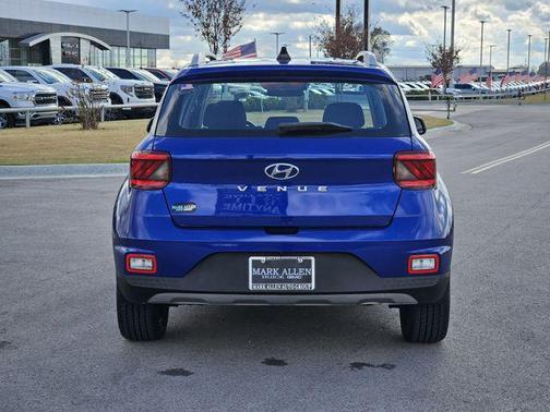 2022 Hyundai VENUE SEL