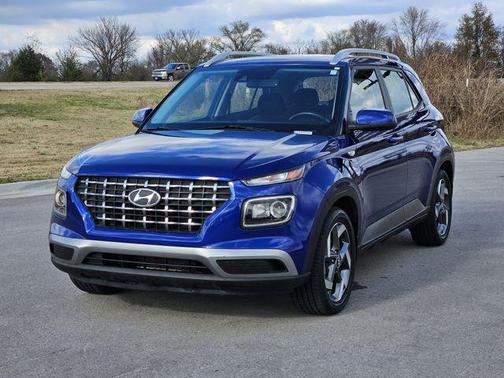 2022 Hyundai VENUE SEL