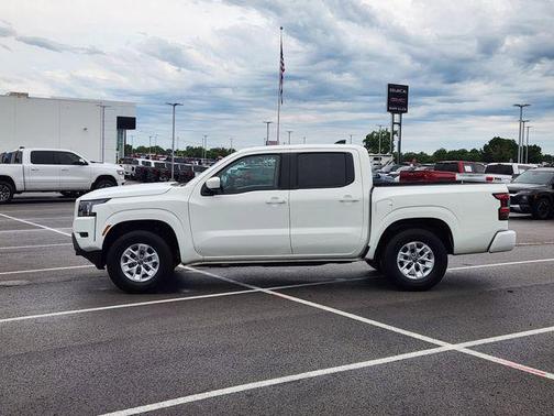 2024 Nissan Frontier SV