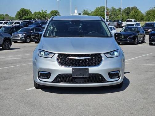 Silver Mist Clearcoat 2024 Chrysler Pacifica Touring L