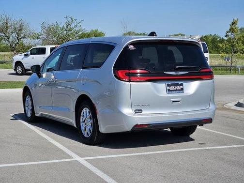 Silver Mist Clearcoat 2024 Chrysler Pacifica Touring L