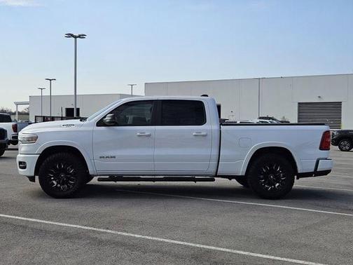 Bright White Clearcoat 2025 RAM 1500 Big Horn/Lone Star