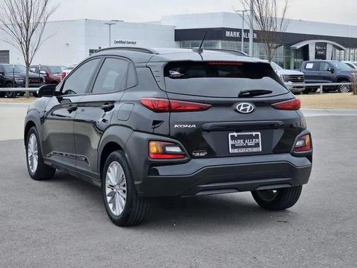 2021 Hyundai KONA SEL