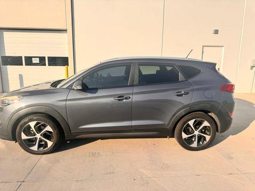 2016 Hyundai TUCSON Sport