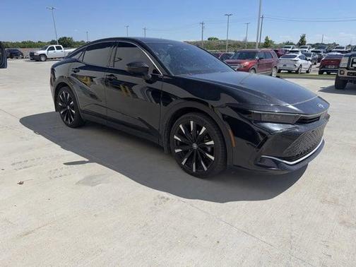 Black 2024 Toyota Crown Platinum
