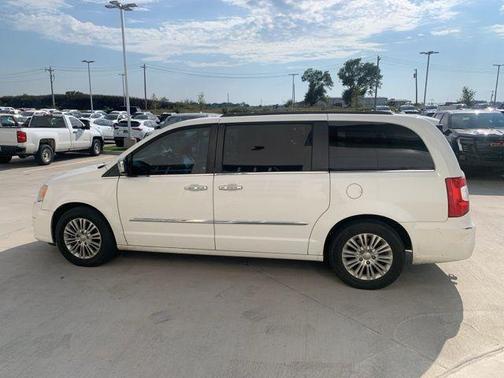 2012 Chrysler Town & Country Touring-L
