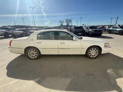 2007 Lincoln Town Car Signature