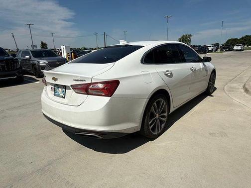 Summit White 2020 Chevrolet Malibu FWD Premier