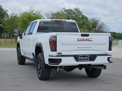 2025 GMC Sierra 2500 AT4