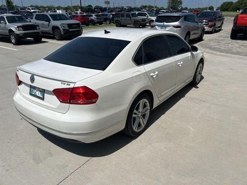 Candy White 2013 Volkswagen Passat 2.0 TDI SE w/ Sunroof
