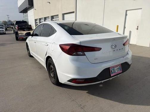 2020 Hyundai ELANTRA SE