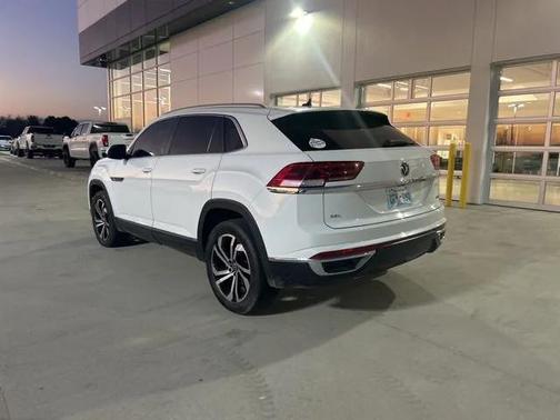 2022 Volkswagen Atlas Cross Sport 2.0T SEL
