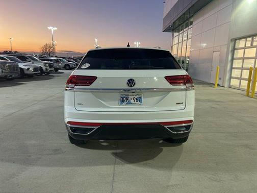 2022 Volkswagen Atlas Cross Sport 2.0T SEL