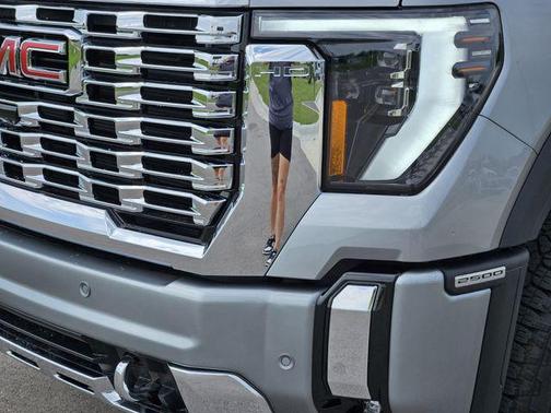 2025 GMC Sierra 2500 Denali