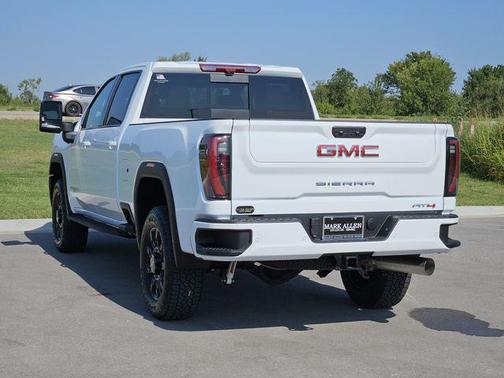 2025 GMC Sierra 2500 AT4