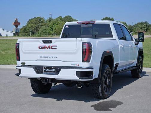 2025 GMC Sierra 2500 AT4