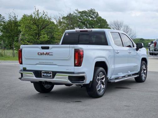 Glacier White Tricoat 2026 GMC Sierra 1500 SLT