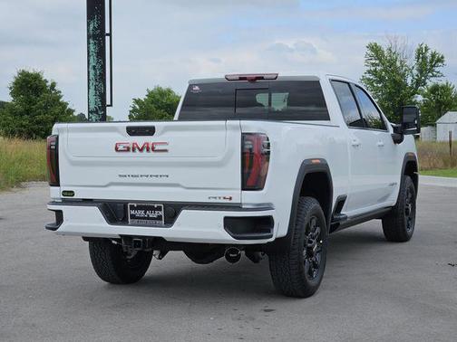 2025 GMC Sierra 2500 AT4