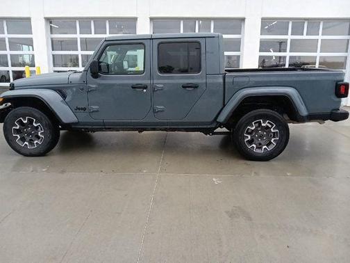 2025 Jeep Gladiator Sport S