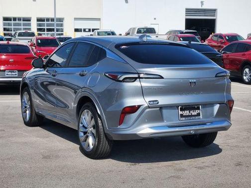 Moonstone Gray Metallic 2026 Buick Envista Avenir FWD