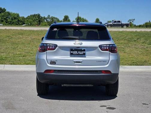 Silver Zynith Metallic Clearcoat 2025 Jeep Compass Limited