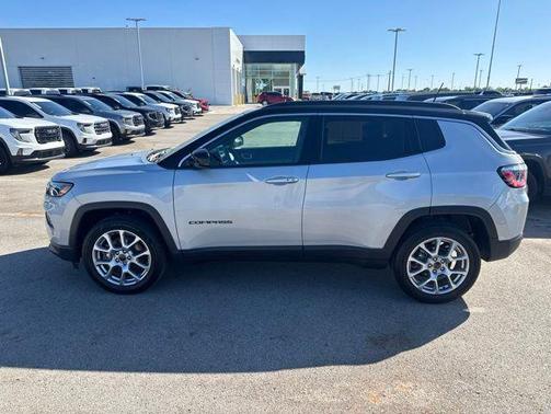 Silver Zynith Metallic Clearcoat 2025 Jeep Compass Limited