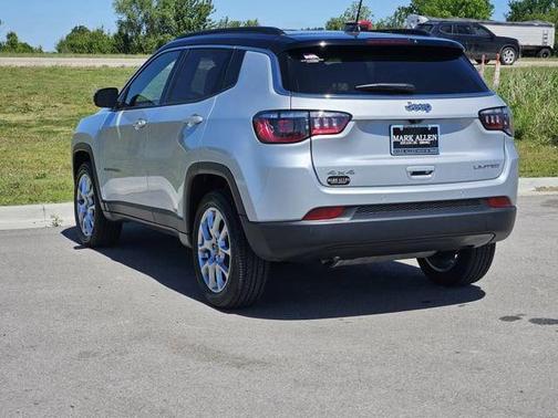 Silver Zynith Metallic Clearcoat 2025 Jeep Compass Limited