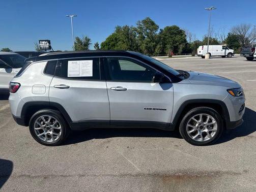 Silver Zynith Metallic Clearcoat 2025 Jeep Compass Limited