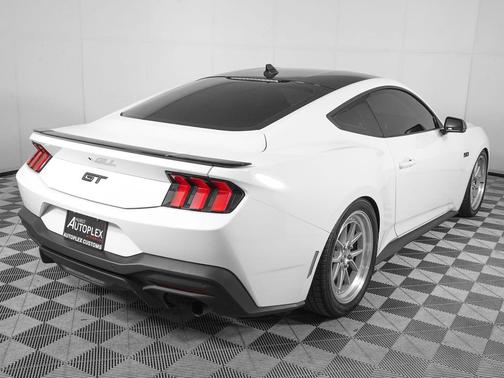 Oxford White 2024 Ford Mustang GT Premium