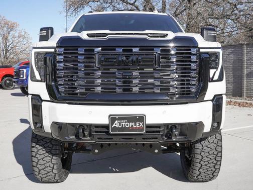 White Frost Tricoat 2025 GMC Sierra 3500 Denali