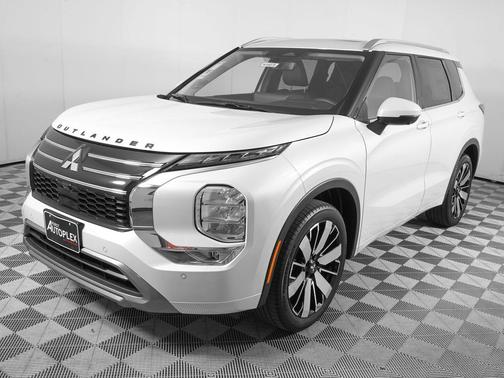 White Diamond 2026 Mitsubishi Outlander SEL
