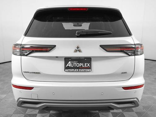 White Diamond 2026 Mitsubishi Outlander SEL