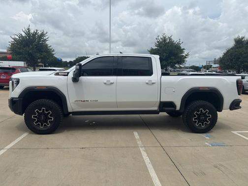 Summit White 2025 GMC Sierra 2500 AT4X