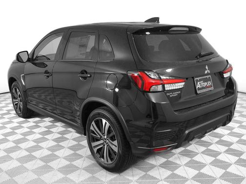 Labrador Black Pearl 2026 Mitsubishi Outlander Sport SE