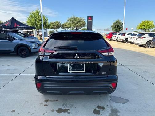 Labrador Black Pearl 2025 Mitsubishi Eclipse Cross LE