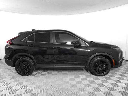 Labrador Black Pearl 2025 Mitsubishi Eclipse Cross LE