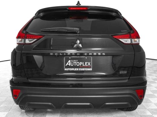 Labrador Black Pearl 2025 Mitsubishi Eclipse Cross LE