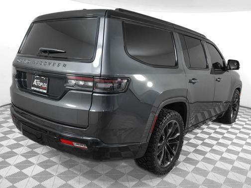 Baltic Gray Metallic Clearcoat 2025 Jeep Grand Wagoneer Series II 4x4