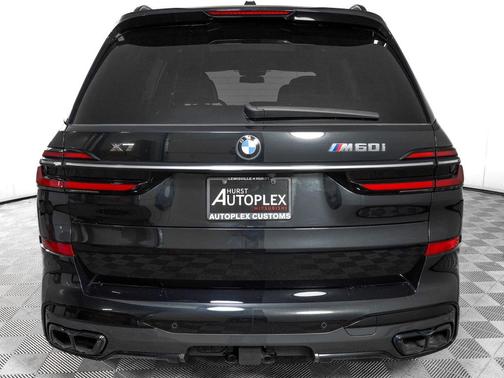 Black Sapphire Metallic 2023 BMW X7 M60i
