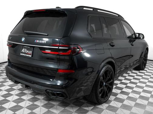 Black Sapphire Metallic 2023 BMW X7 M60i