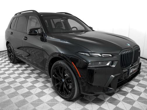 Black Sapphire Metallic 2023 BMW X7 M60i