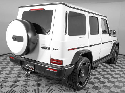 MANUFAKTUR Moonlight White Magno 2025 Mercedes-Benz AMG G 63 G 63 AMG